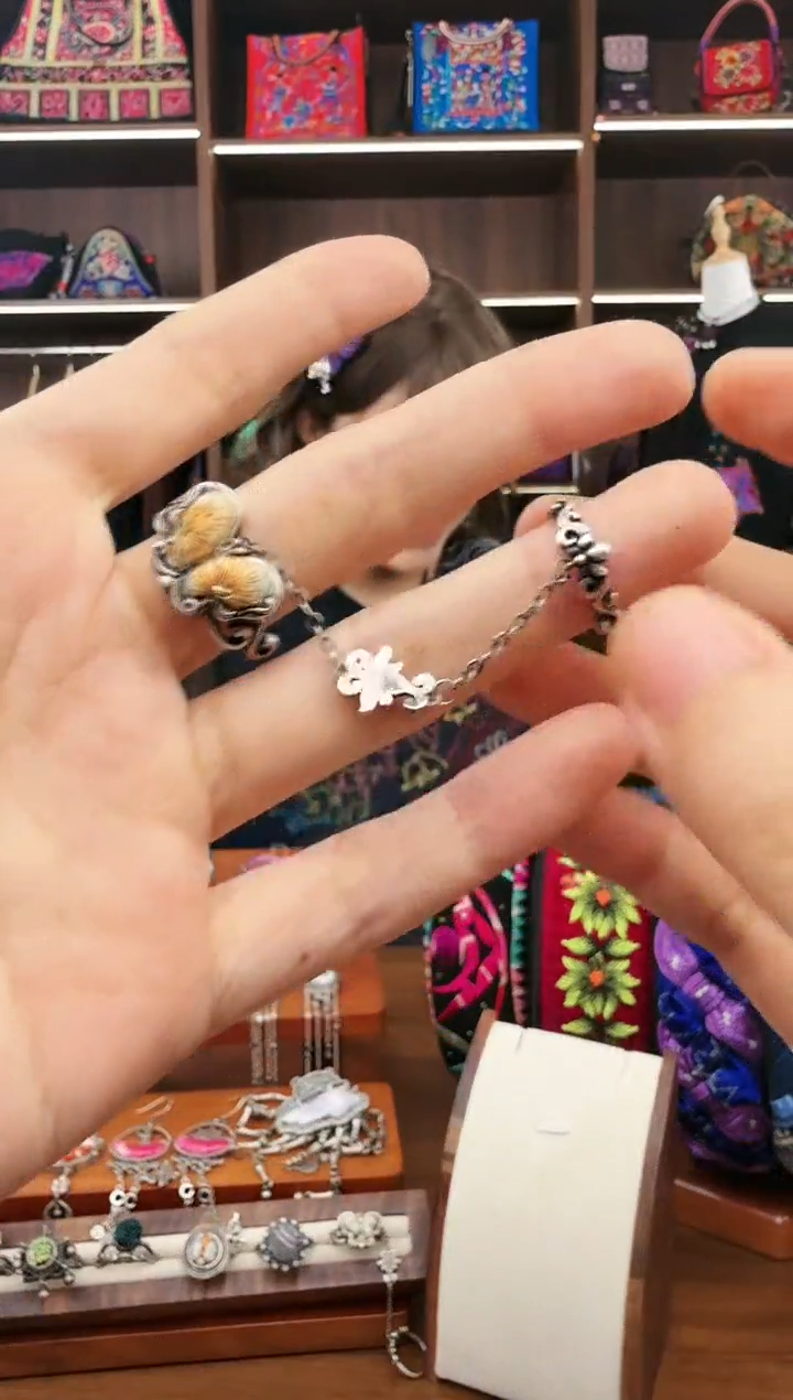 织绣130蚩梦苗族古绣