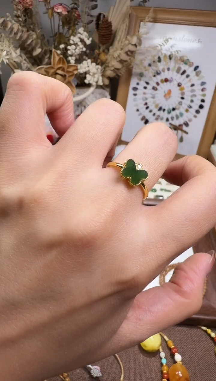 水晶摆件未镶嵌戒指