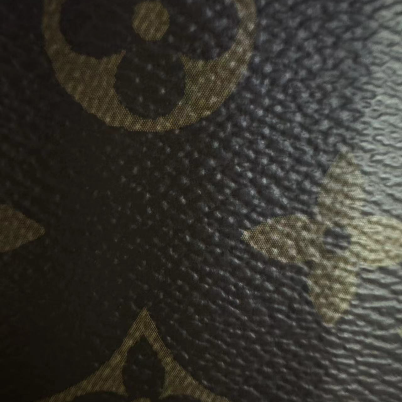 【全新未使用】棕色皮皮化妆包！带礼盒！了了！链条盒子！化妆包！