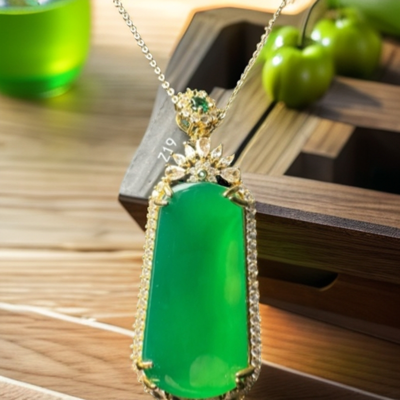 ｛老三高端甄选}Z19绿色长条无事牌吊坠