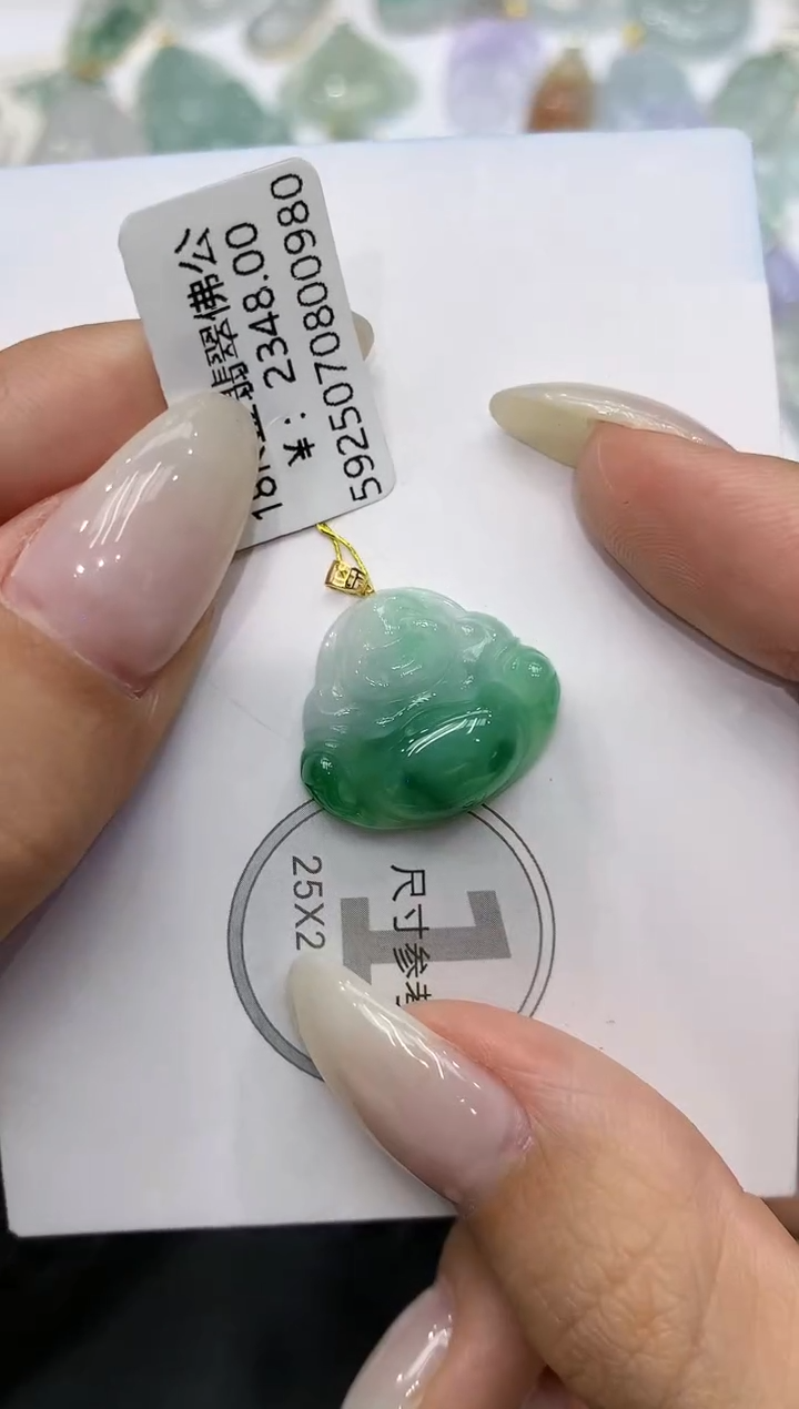 颈饰18K金镶嵌翡翠111111111111