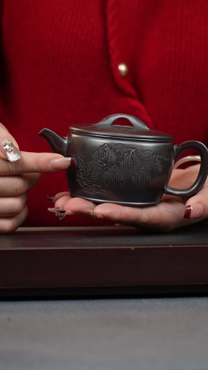 【闪购商品】紫砂茶壶古乌泥  汉瓦 刻山水