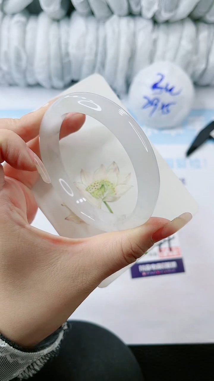 【闪购商品】石英质玉手镯未镶嵌 多样性发货V444