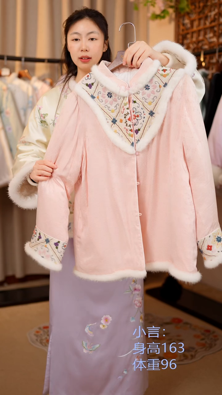 织绣非遗服饰一物一件