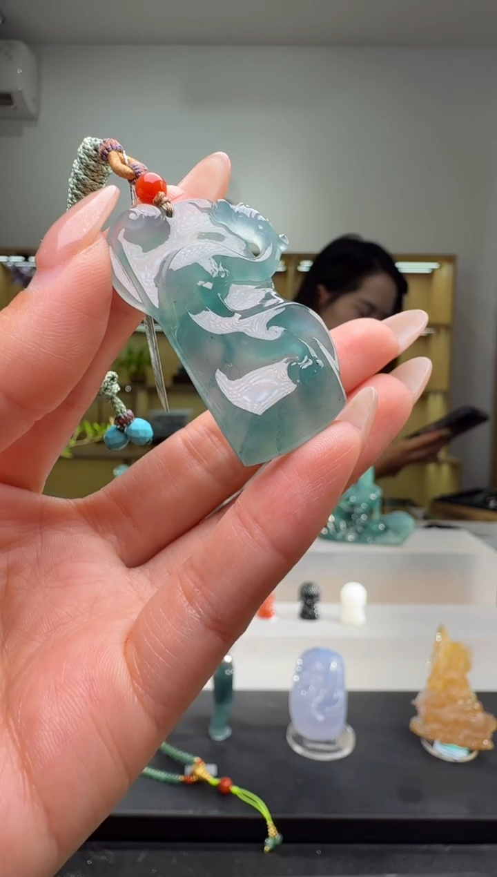 吊坠(不含链)未镶嵌翡翠龙牌