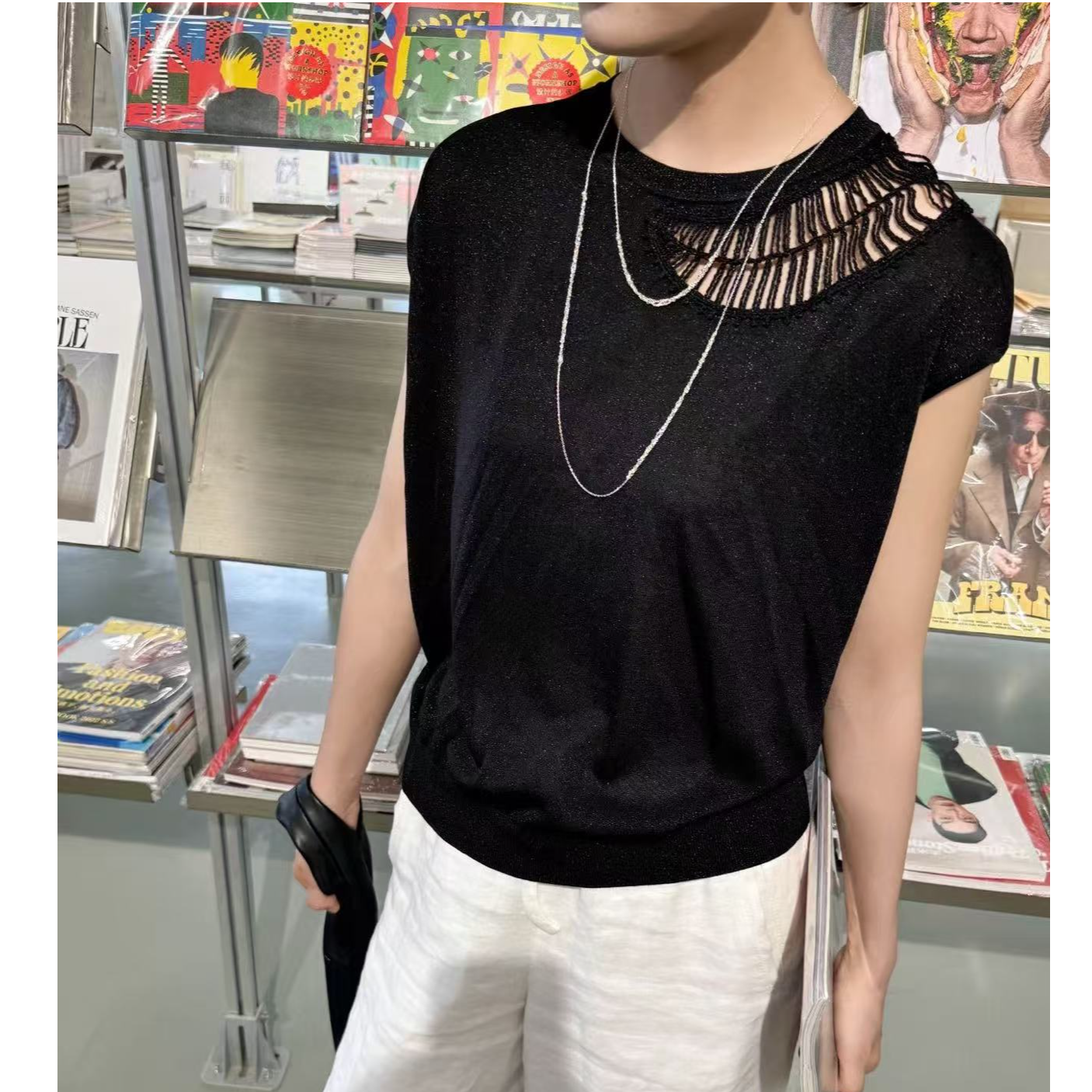 AMASS/阿玛施 钩编镂空月牙造型优雅宽松无袖针织衫5399705