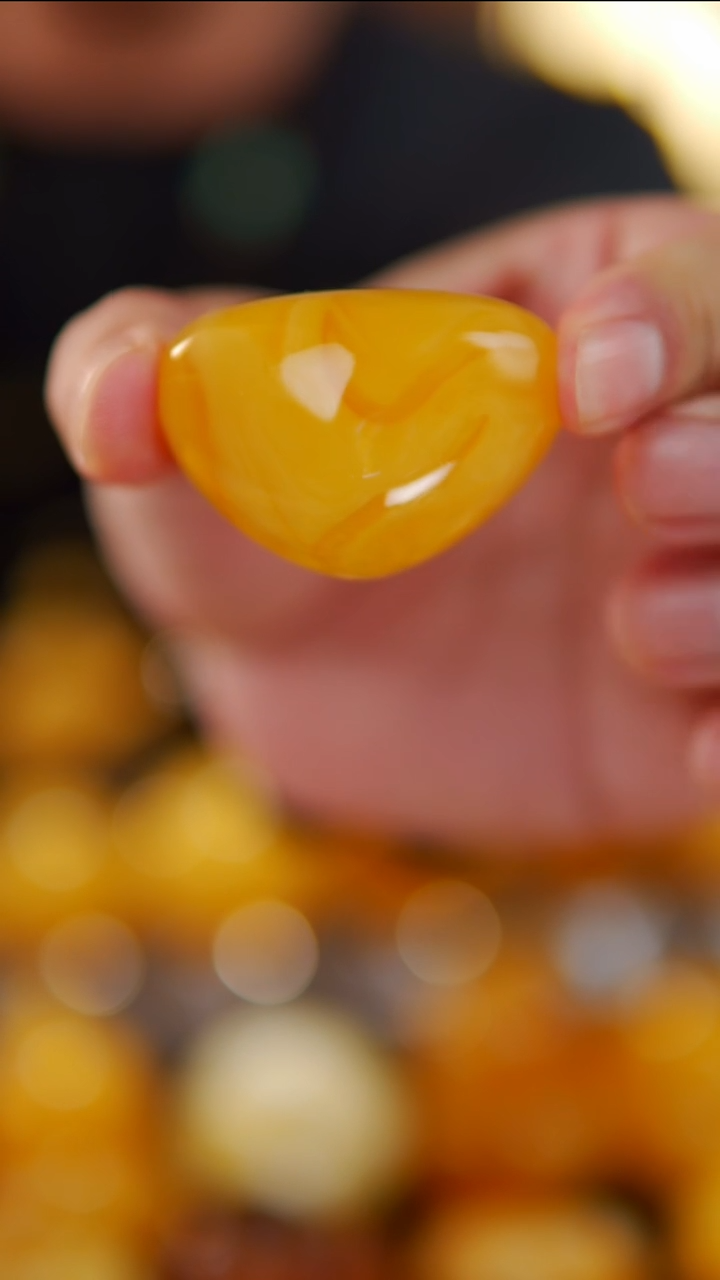 裸石琥珀未镶嵌焦皮料马蹄珠吊坠19.2