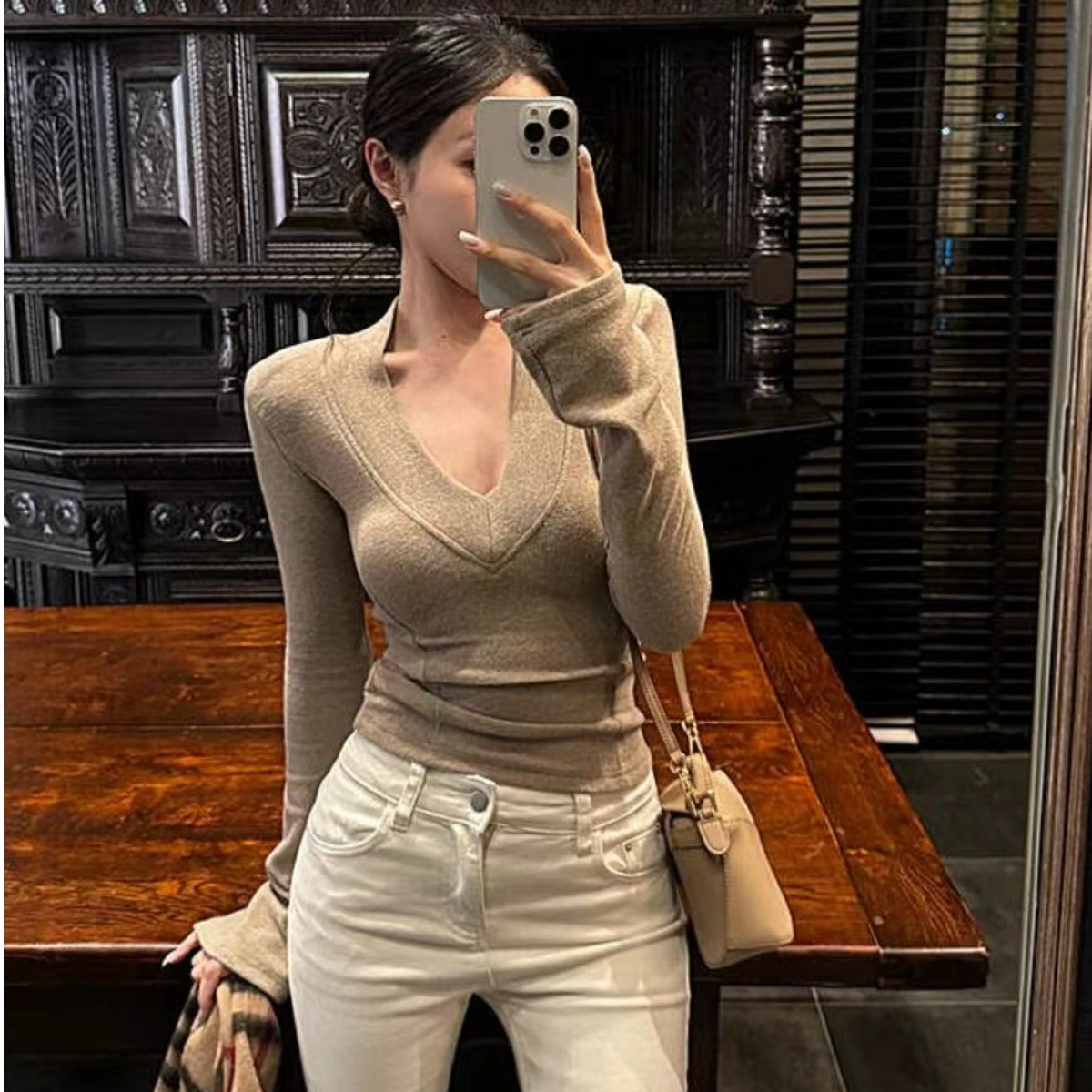 「亏本清仓不退换」新款辣妹修身百搭v领长袖t恤女秋冬显瘦上衣