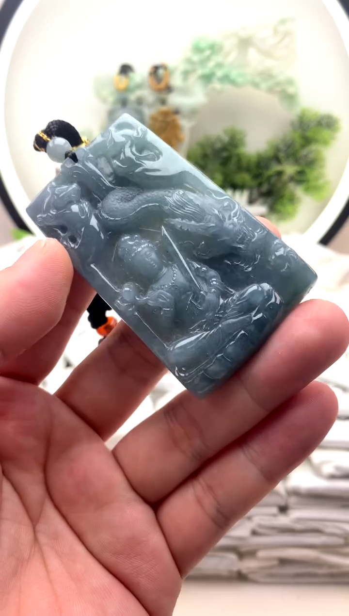 颈饰未镶嵌翡翠虚空藏