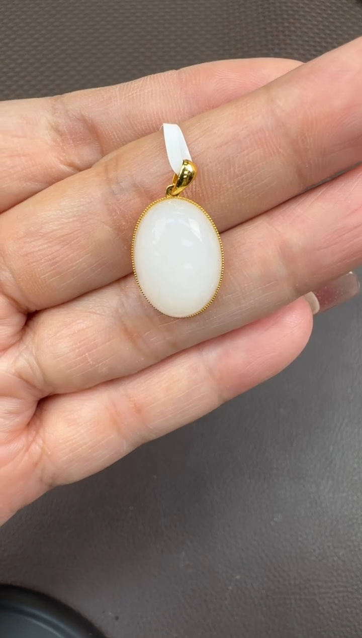 【闪购商品】和田玉挂件18K金镶嵌挂件