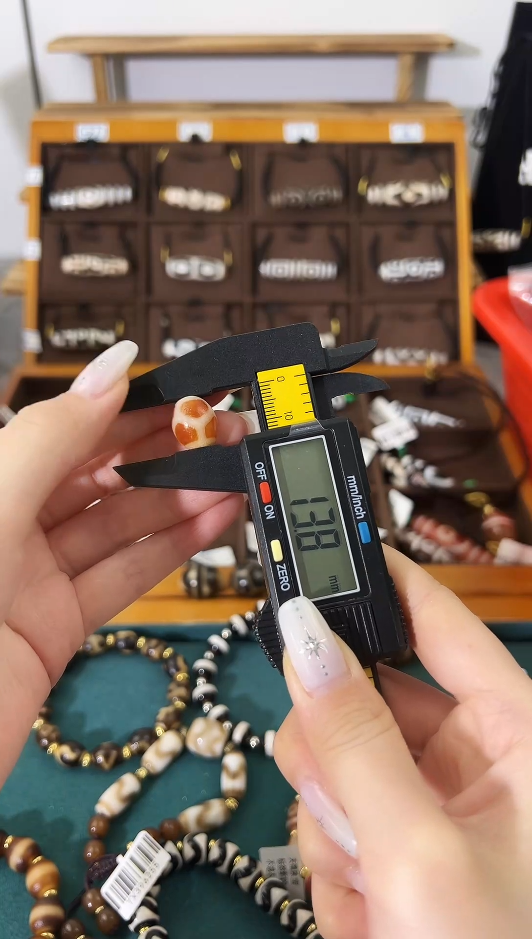 玛瑙/玉髓（覆膜）颈饰未镶嵌47微瑕