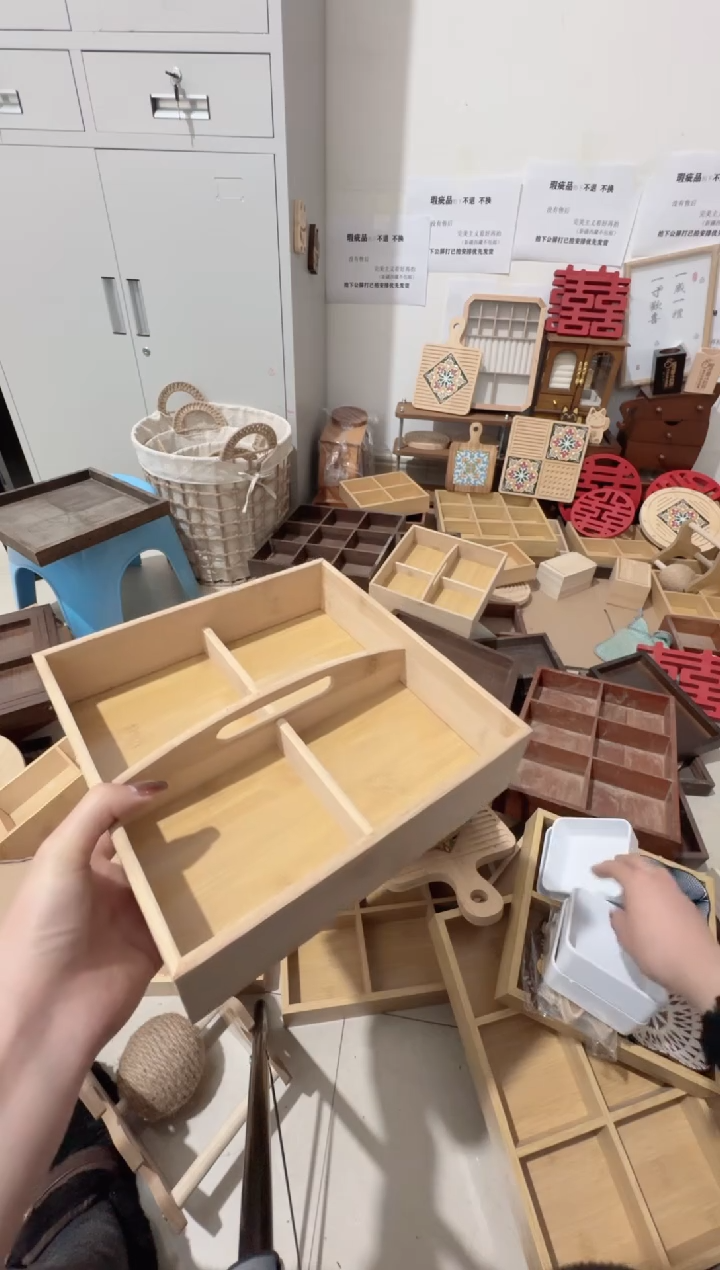 手提四宫格微瑕拍下不退不换