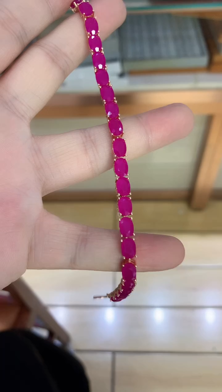 【闪购商品】红宝石手链银S925镶嵌........
