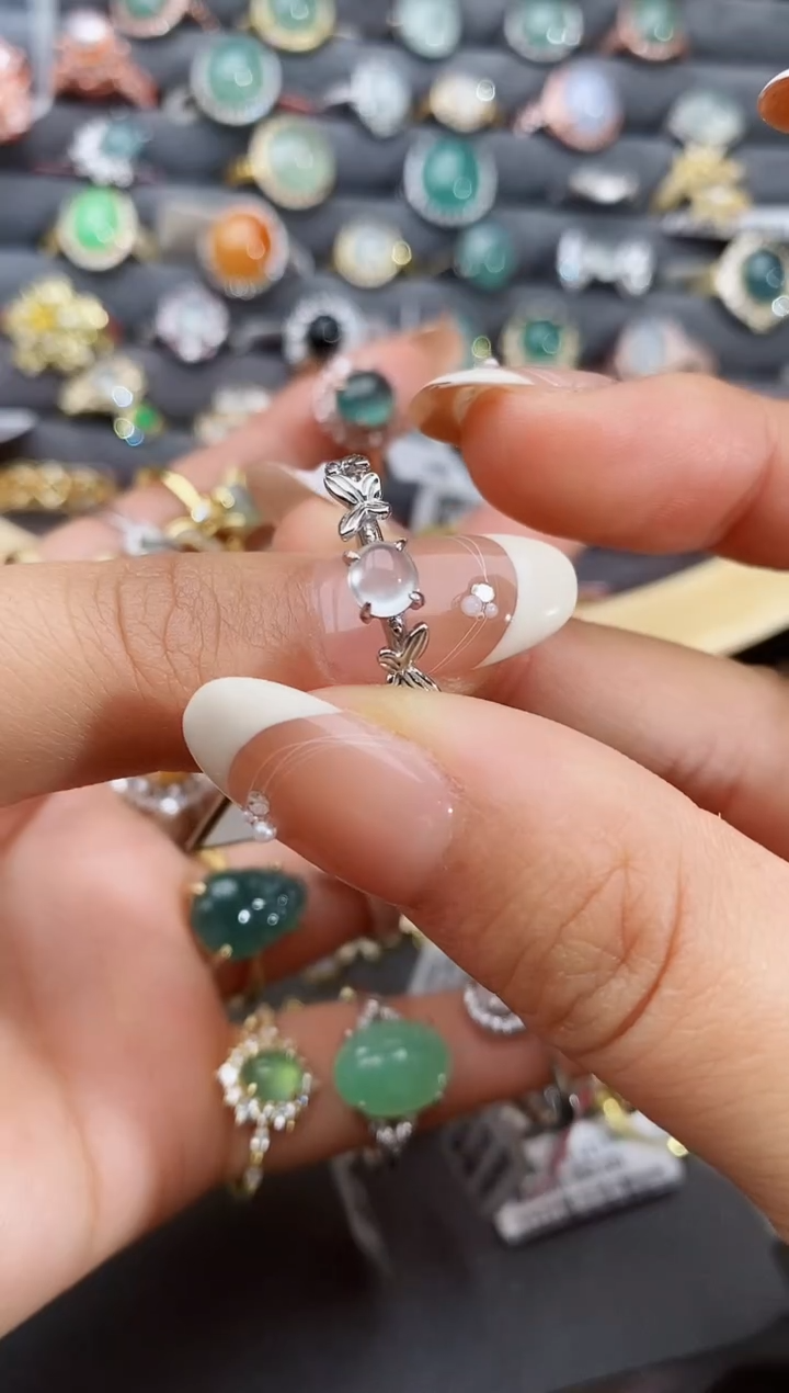【闪购商品】翡翠戒指银S925镶嵌瑞丽市颜玉珠宝