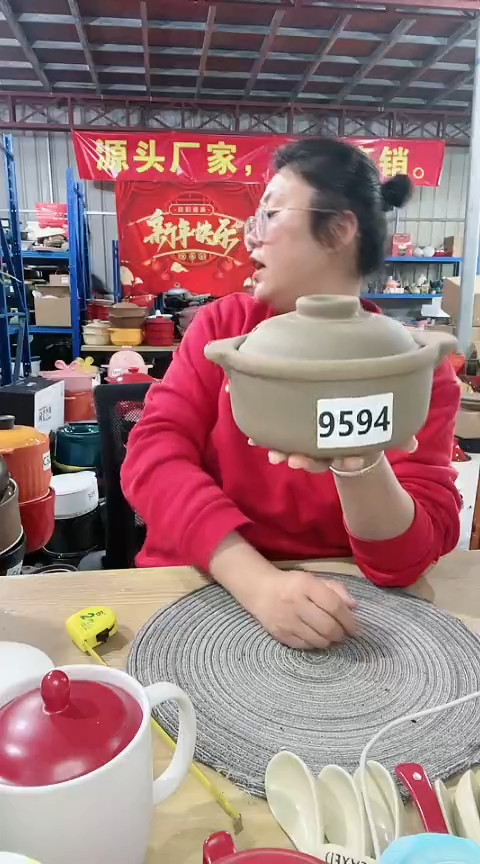 【闪购商品】9564瑕疵粗陶锅带盖不圆偏小