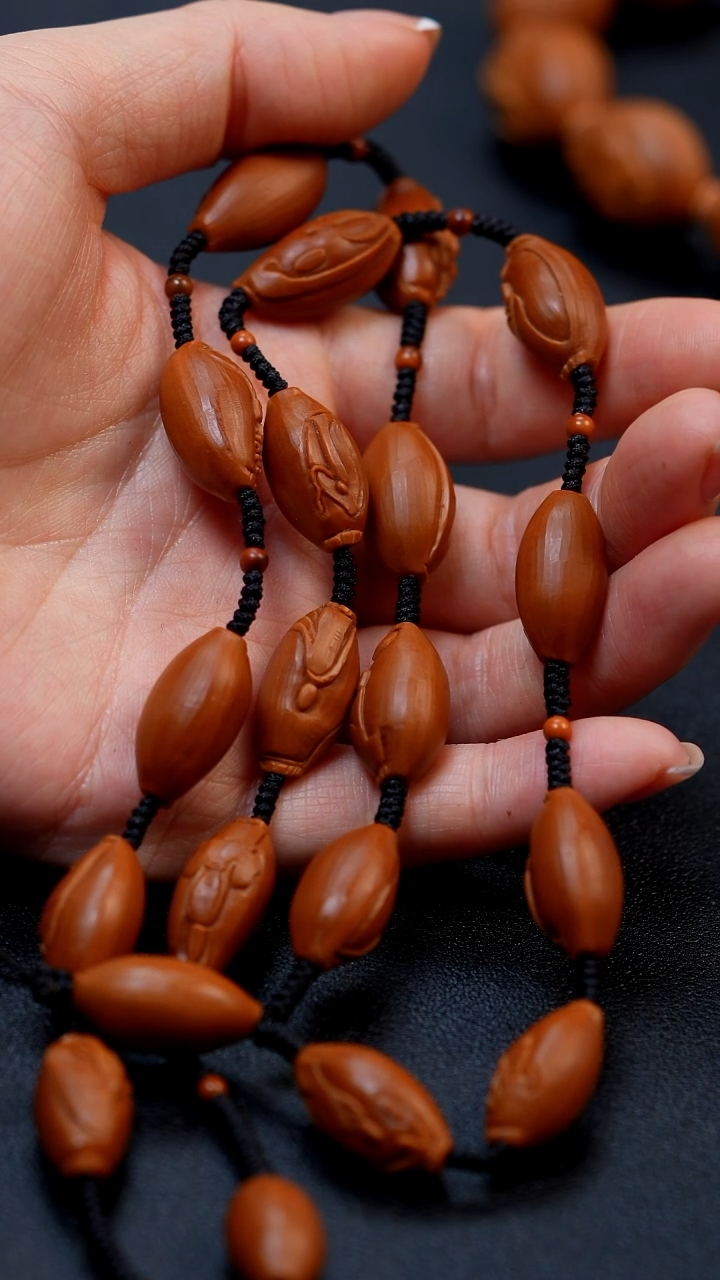 【闪购商品】橄榄核手串无相佛脖挂