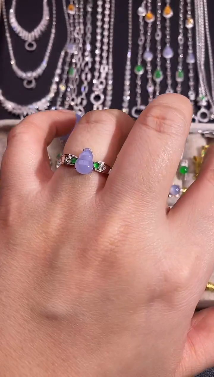 18K金镶嵌戒指翡翠戒指