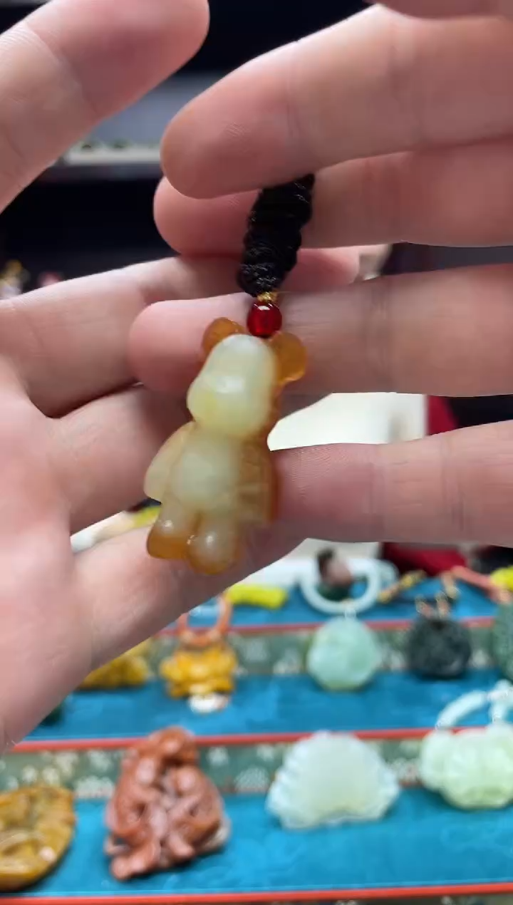 未镶嵌岫玉吊坠·