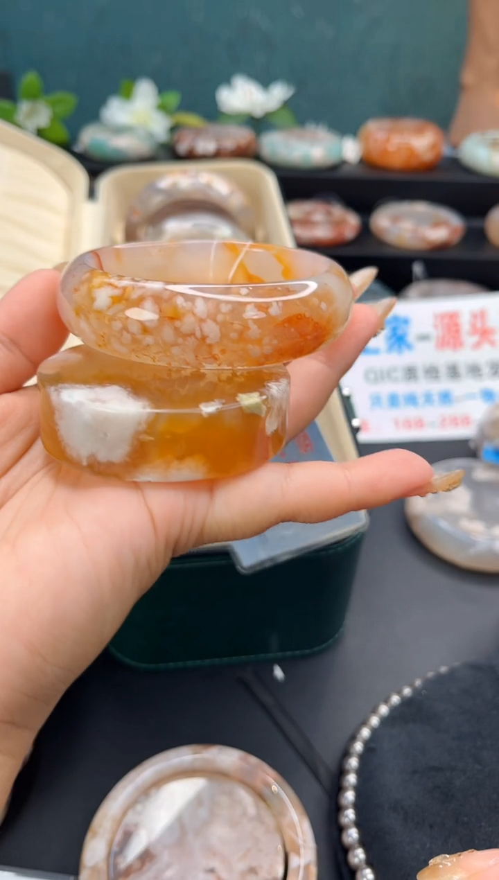 未镶嵌手镯石英质玉（60圈口）赠送镯心