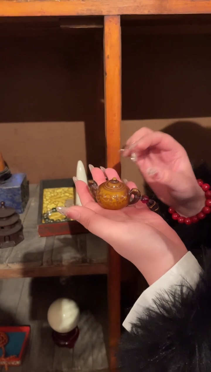 【闪购商品】蜜蜡颈饰未镶嵌老蜜把把壶