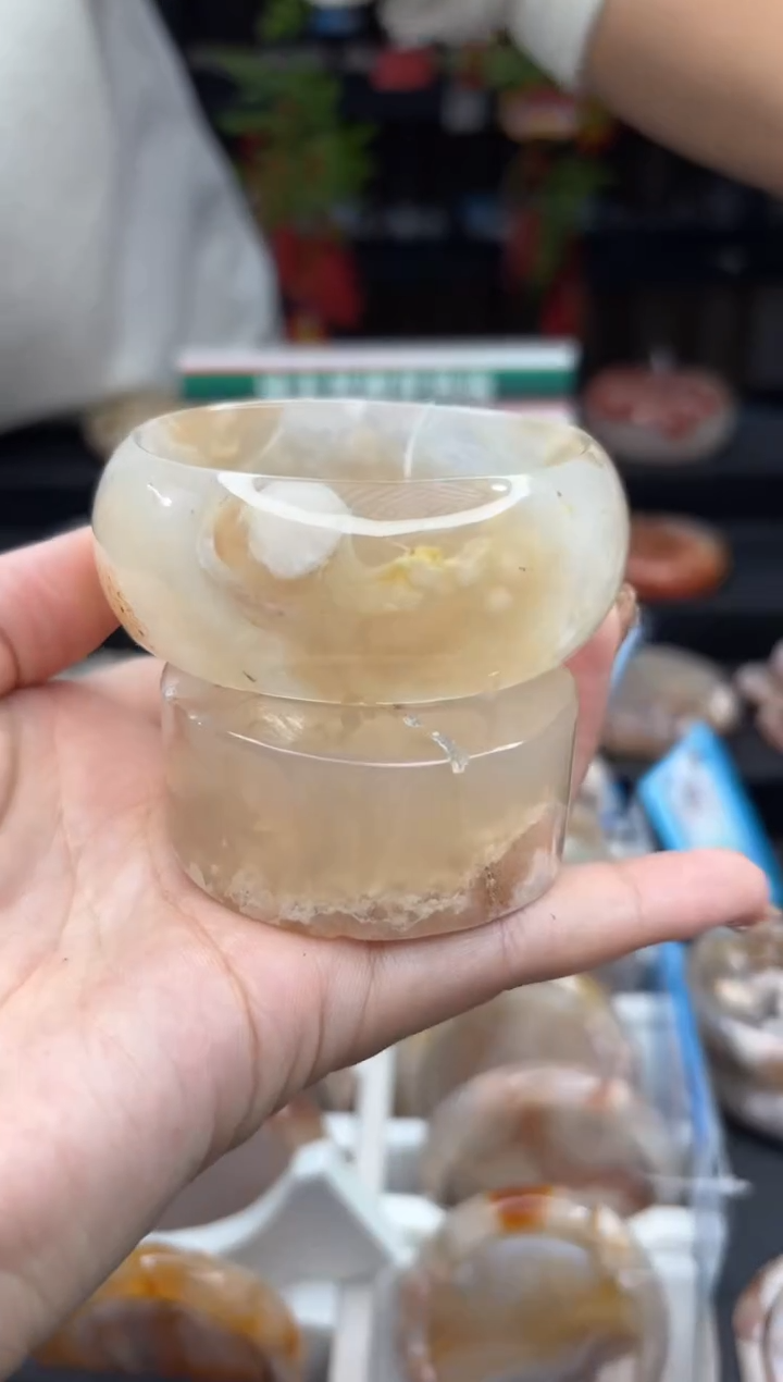 【闪购商品】石英质玉手镯未镶嵌690（58圈赠送镯心）