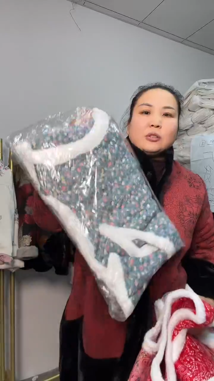 中老年妈妈装工厂清版