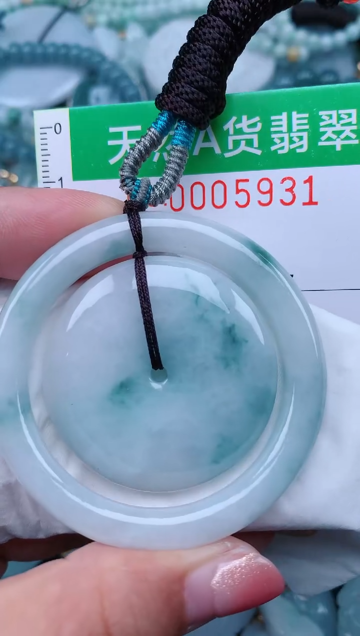 【闪购商品】翡翠未镶嵌颈饰.0005931