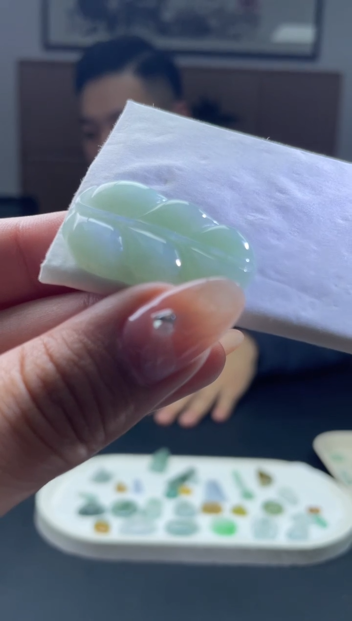 【闪购商品】翡翠颈饰未镶嵌BBBBBB6688