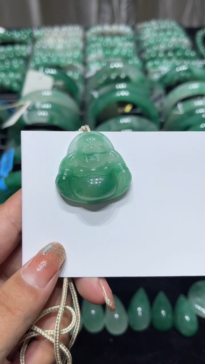 石英质玉（非洲翠）未镶嵌颈饰佛公福利随机发