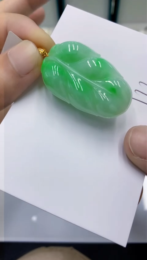 颈饰18K金镶嵌翡翠翡翠