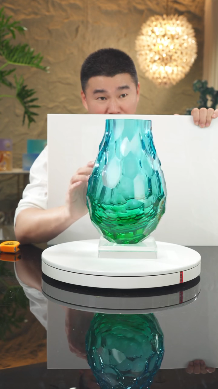 【闪购商品】瓷片蓝绿凹切面花瓶