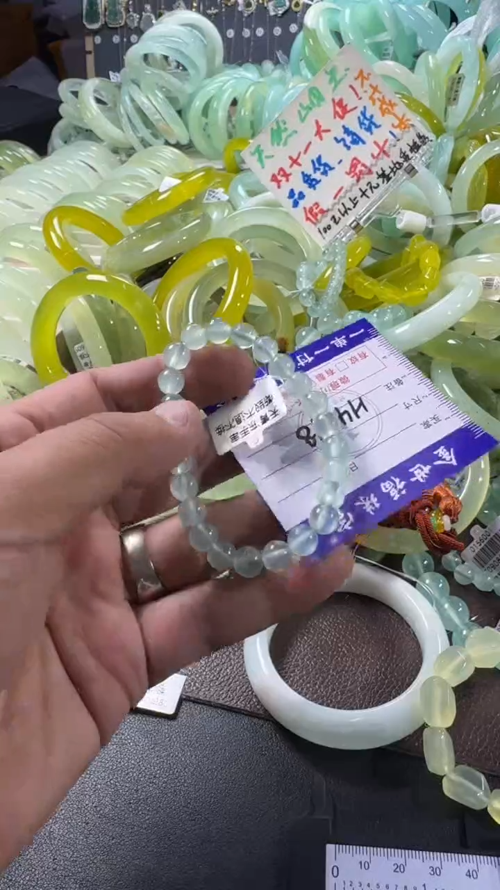 未镶嵌蛇纹石玉手镯1