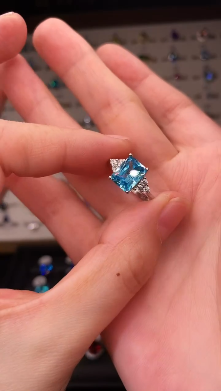5克拉海蓝宝石（处理）欧美风戒指
