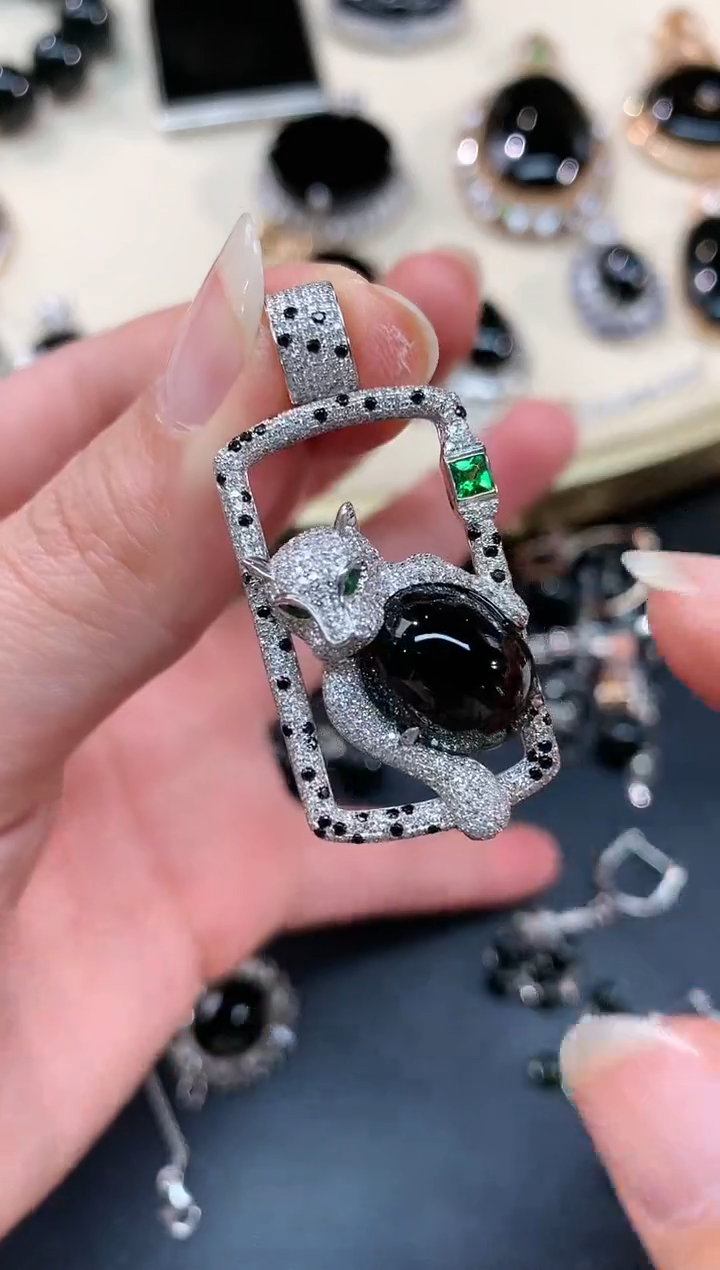 【闪购商品】翡翠吊坠(不含链)18K金镶嵌A166|19800