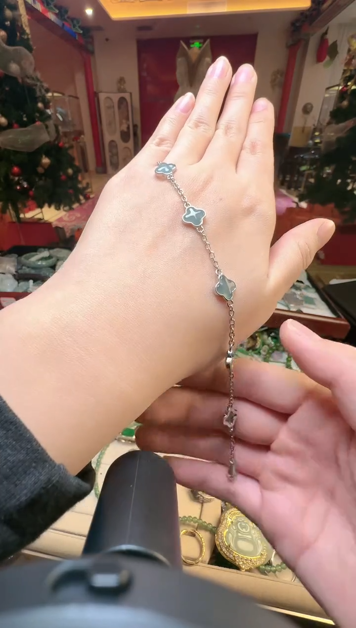 【闪购商品】翡翠吊坠(不含链)未镶嵌翡翠