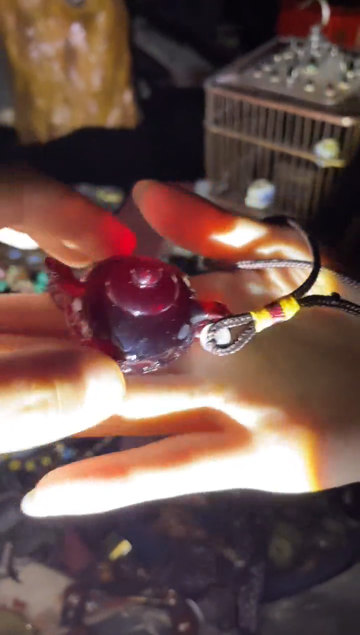 未镶嵌颈饰琥珀红把把壶