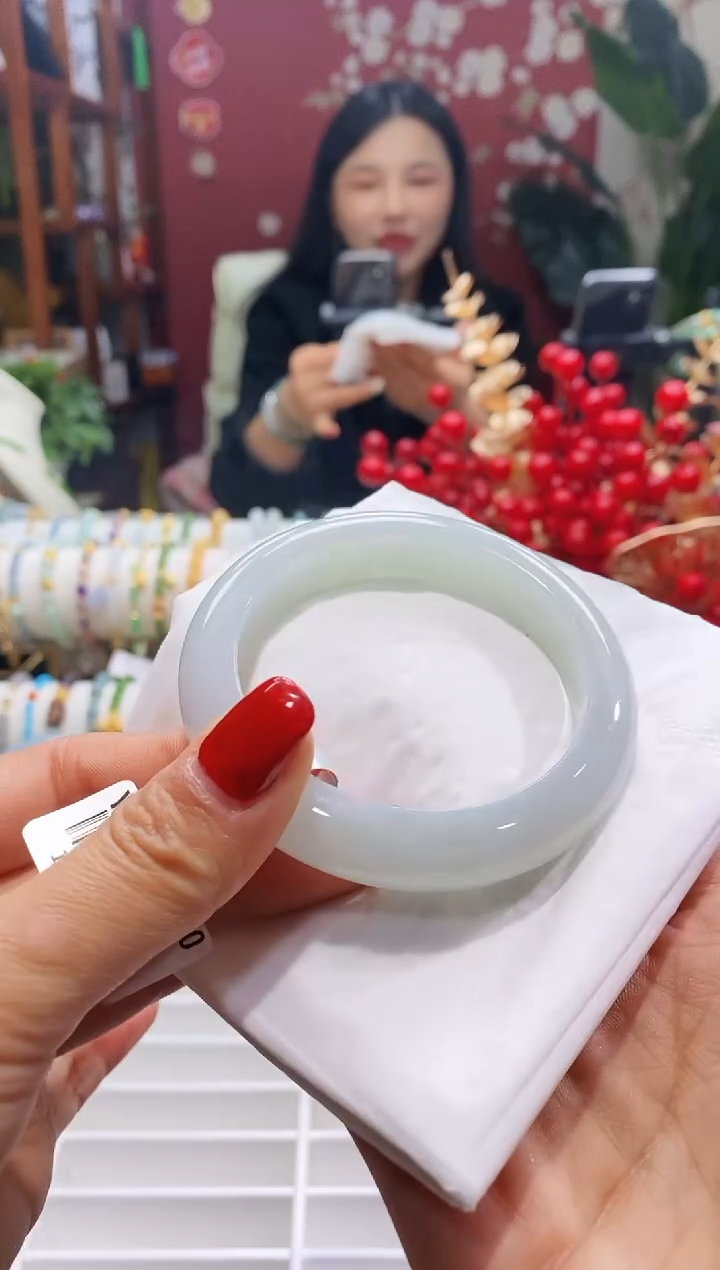 【闪购商品】翡翠手镯未镶嵌80葡萄肉5556/12.3*8.9