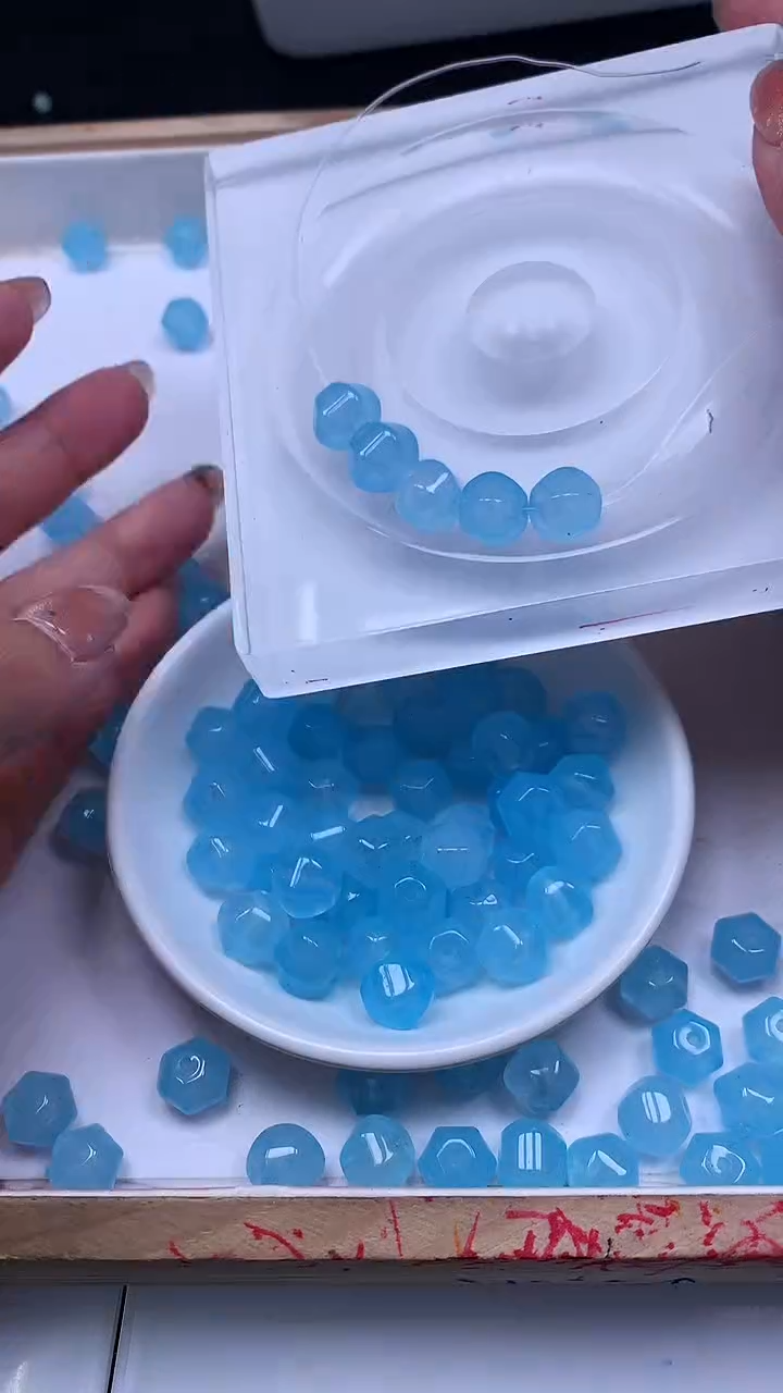 未镶嵌珠宝半成品水晶A2083 海蓝 宝水晶灯笼珠10*10mm10个9.9元