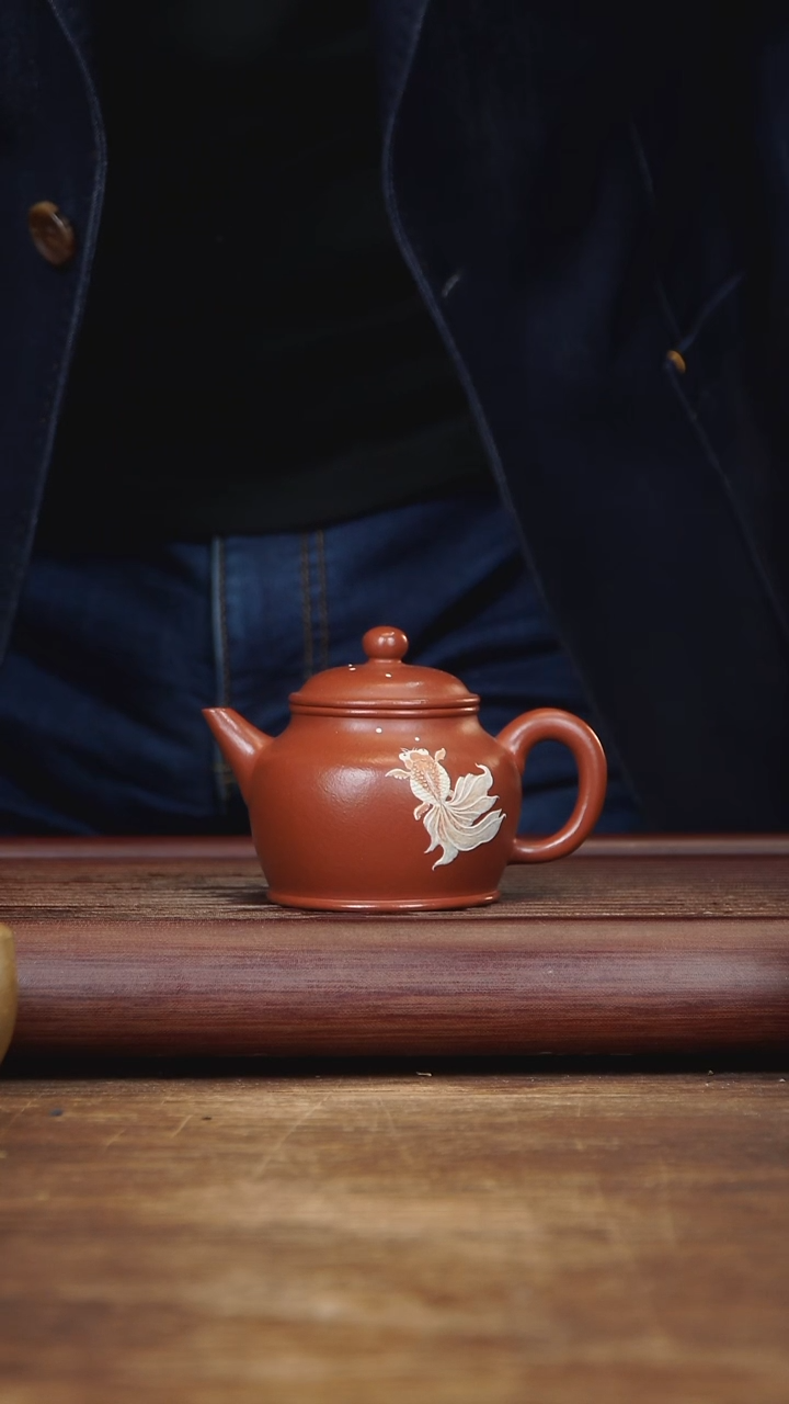 【闪购商品】紫砂茶壶140ml 全手泥绘剑流 朱泥