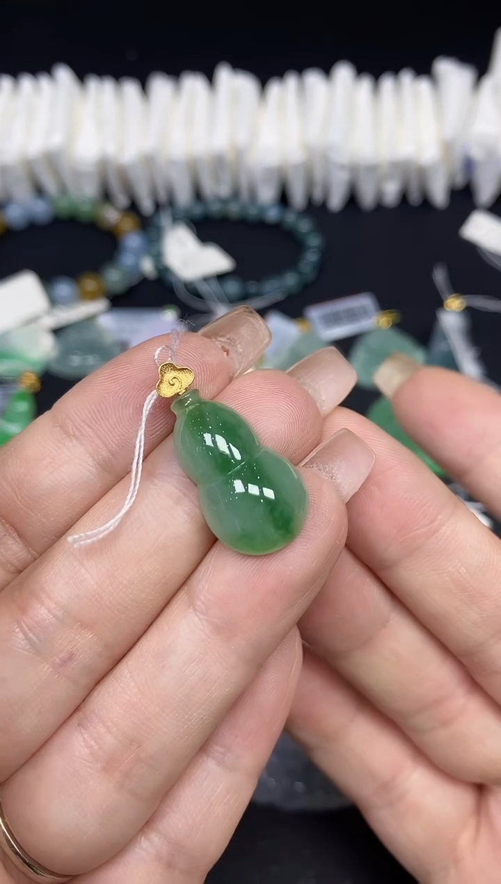 吊坠(不含链)18K金镶嵌翡翠葫芦18K金扣镶嵌@@CMT