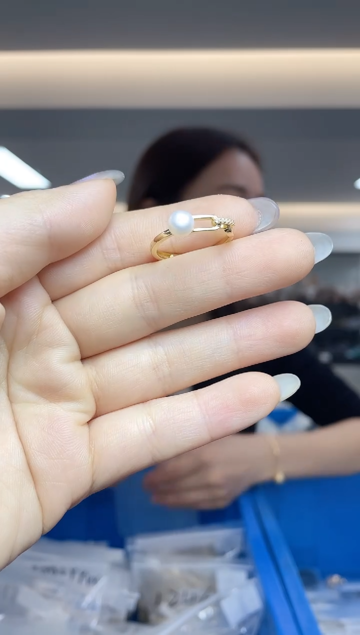 【闪购商品】淡水珍珠`未镶嵌多样性发一件