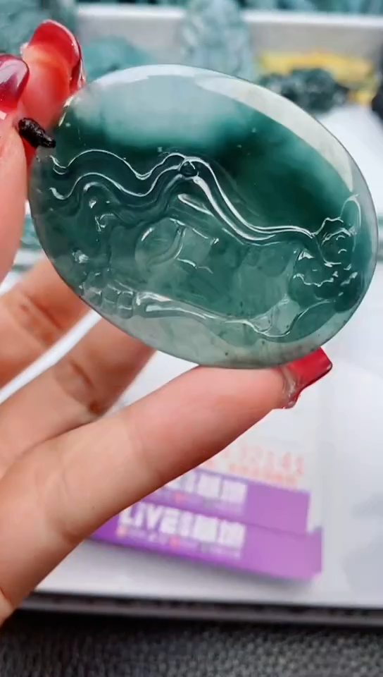 【闪购商品】翡翠颈饰未镶嵌             