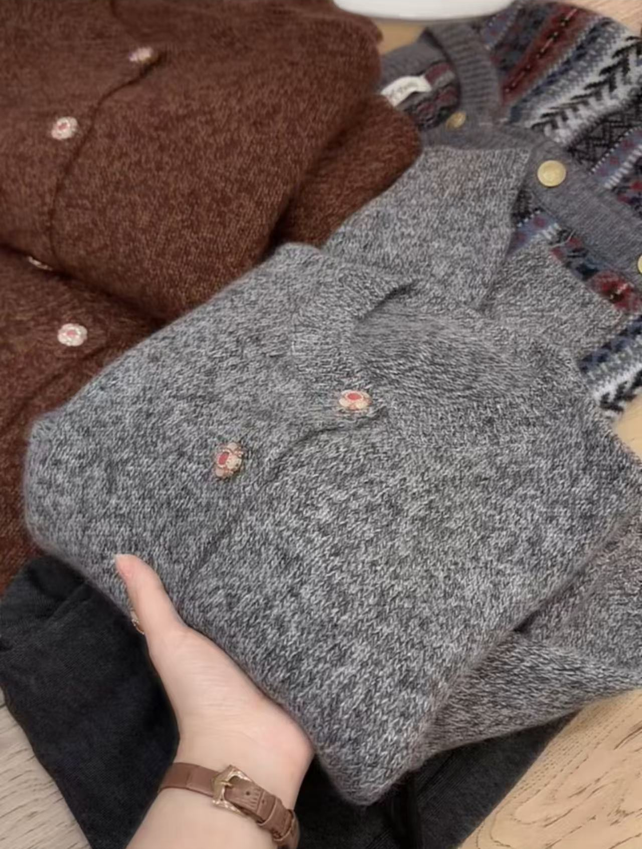 七言家  巨好看！花纱灰花瓣扣羊羊开衫2
