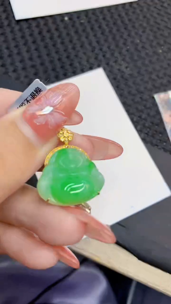 颈饰18K金镶嵌翡翠1