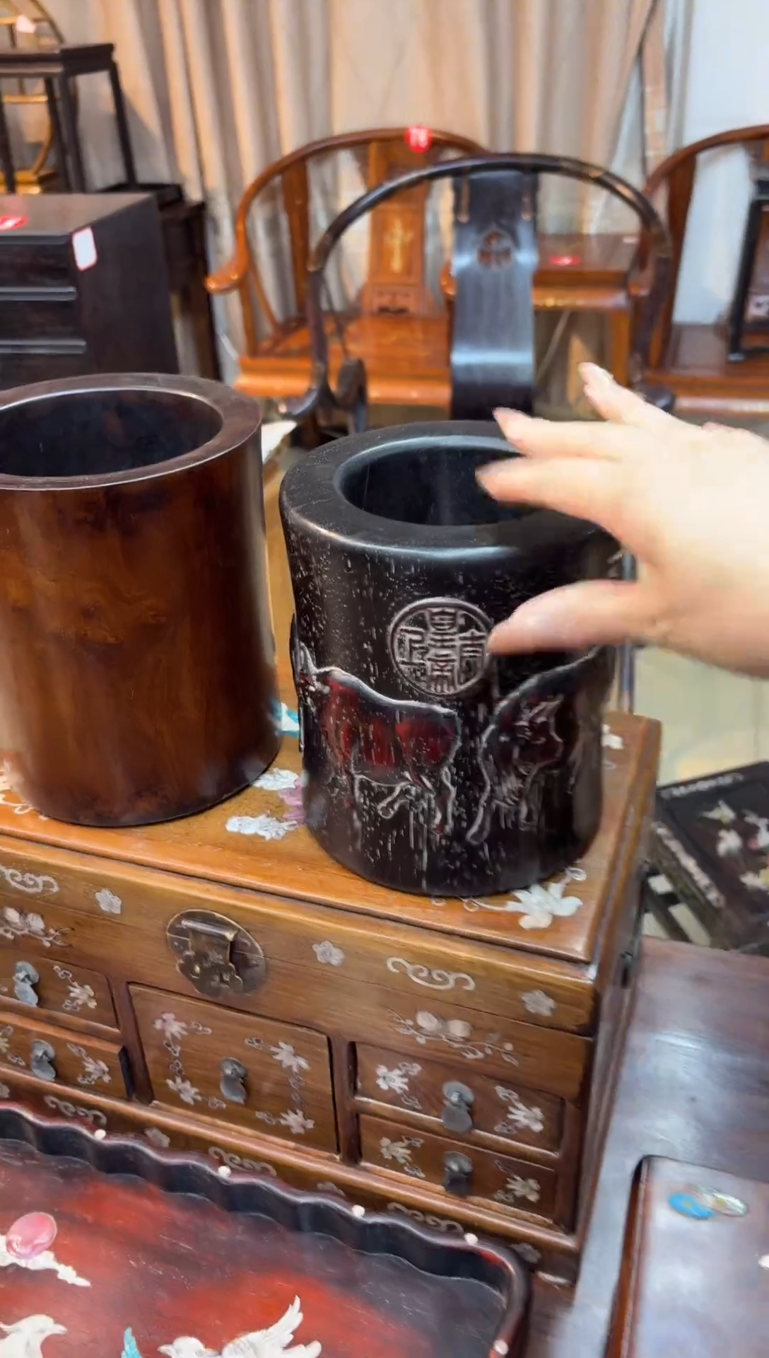 紫檀木五牛图笔筒