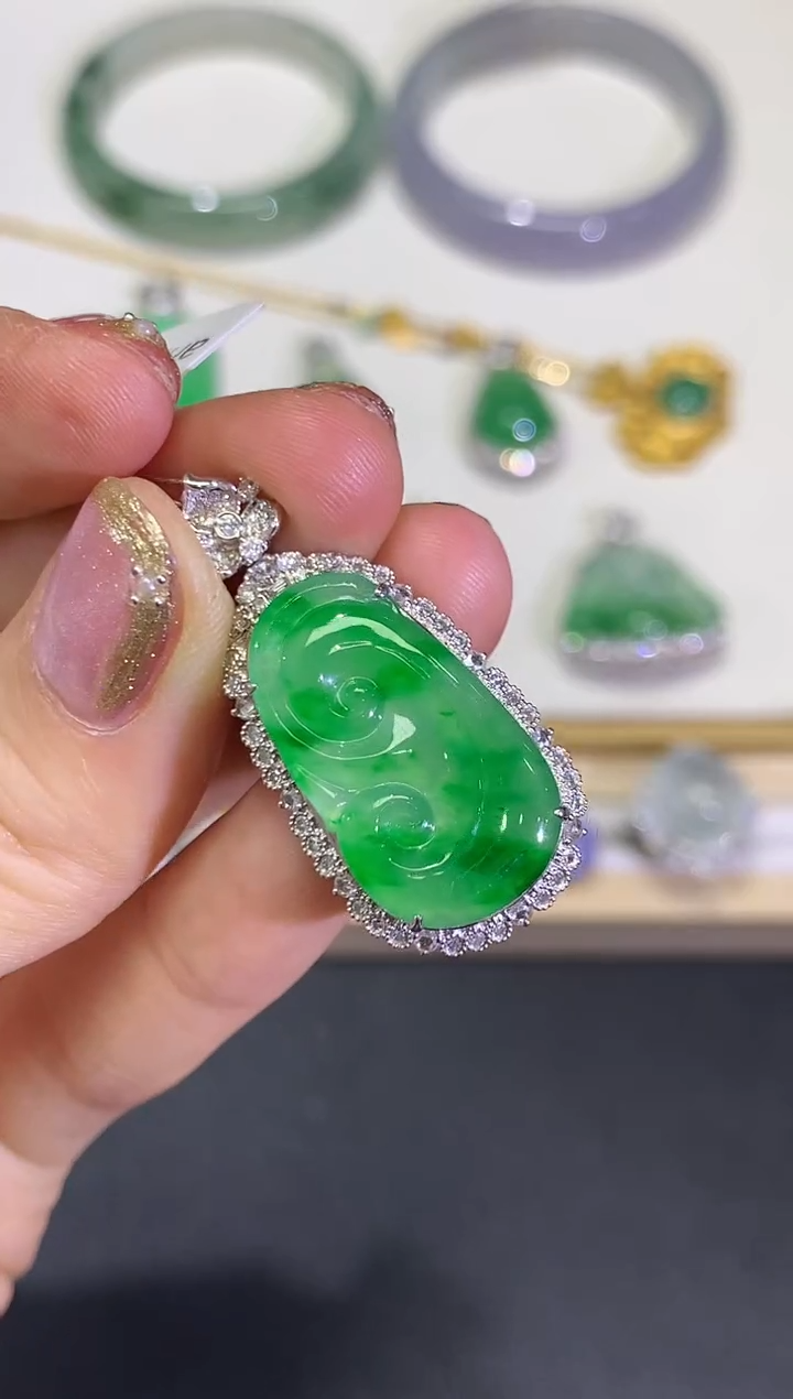 【闪购商品】翡翠颈饰18K金镶嵌团购18