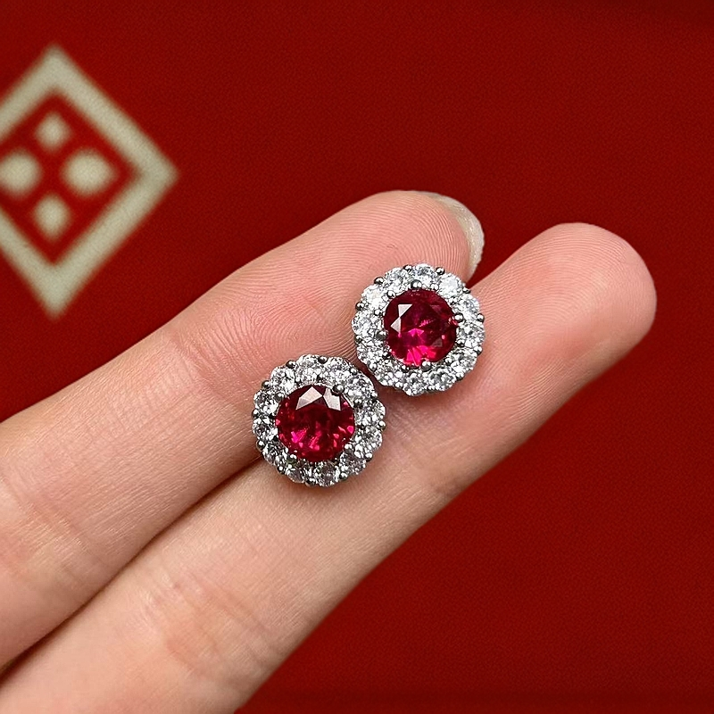 阿鲁沙-典藏轻奢培育红宝石-精工合金耳饰693银针