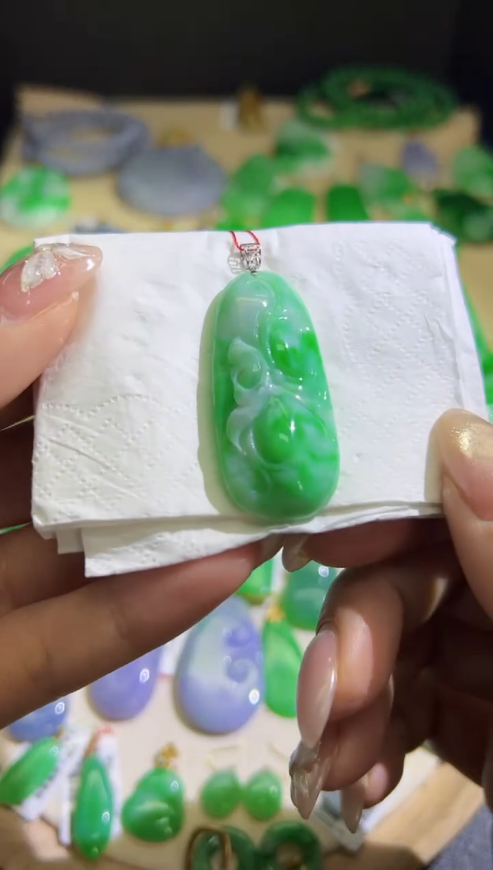 【闪购商品】翡翠颈饰18K金镶嵌 Q缅料A货翡翠/支持复检/一件