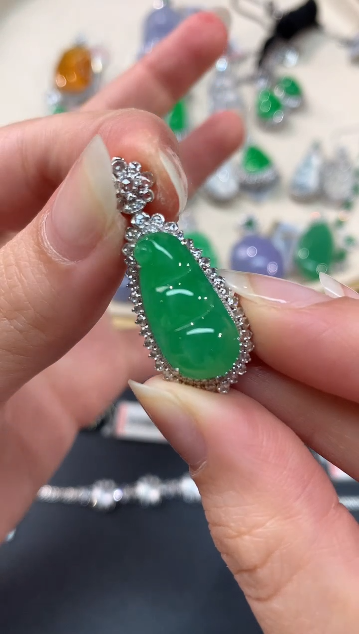 【闪购商品】翡翠吊坠(不含链)18K金镶嵌A138|29800