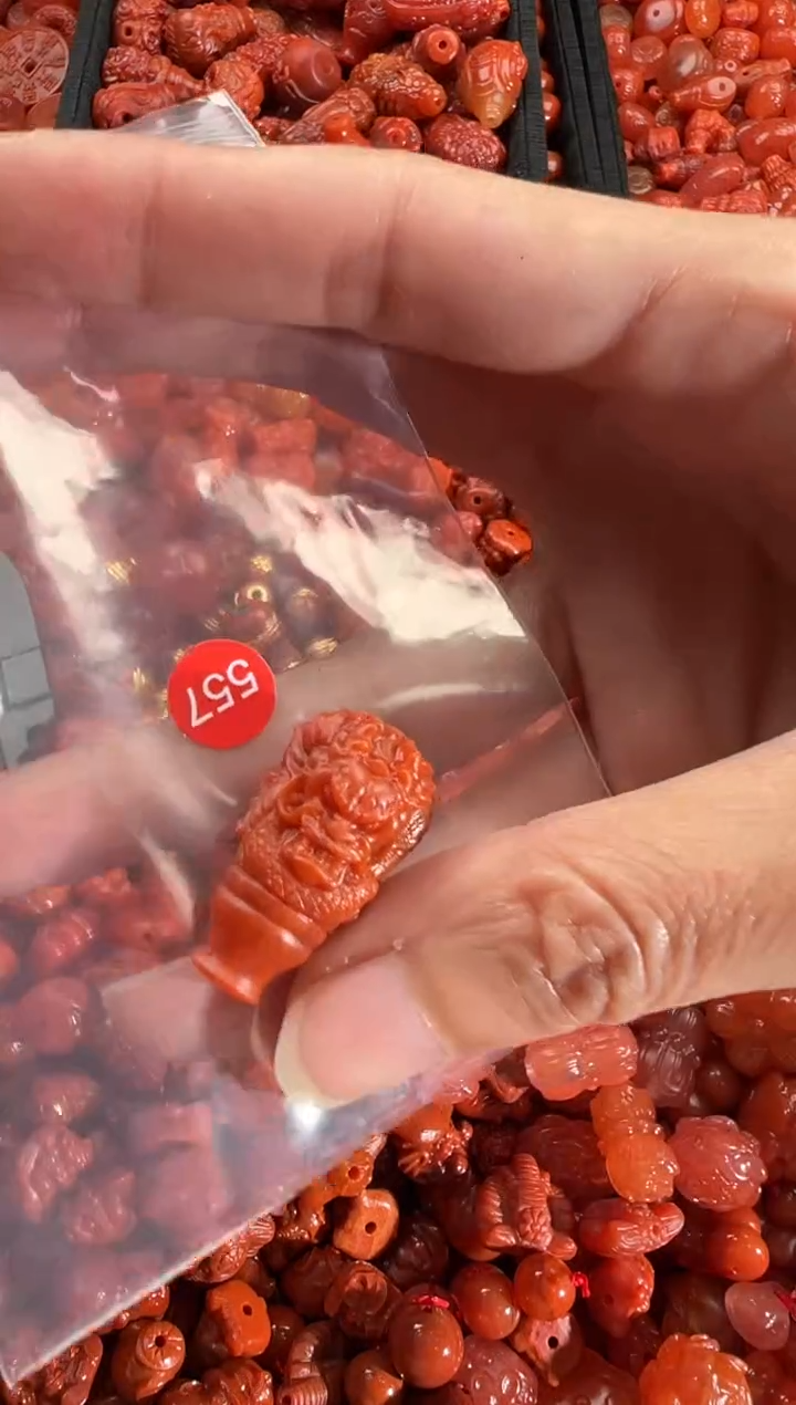 【闪购商品】南红玛瑙颈饰未镶嵌1